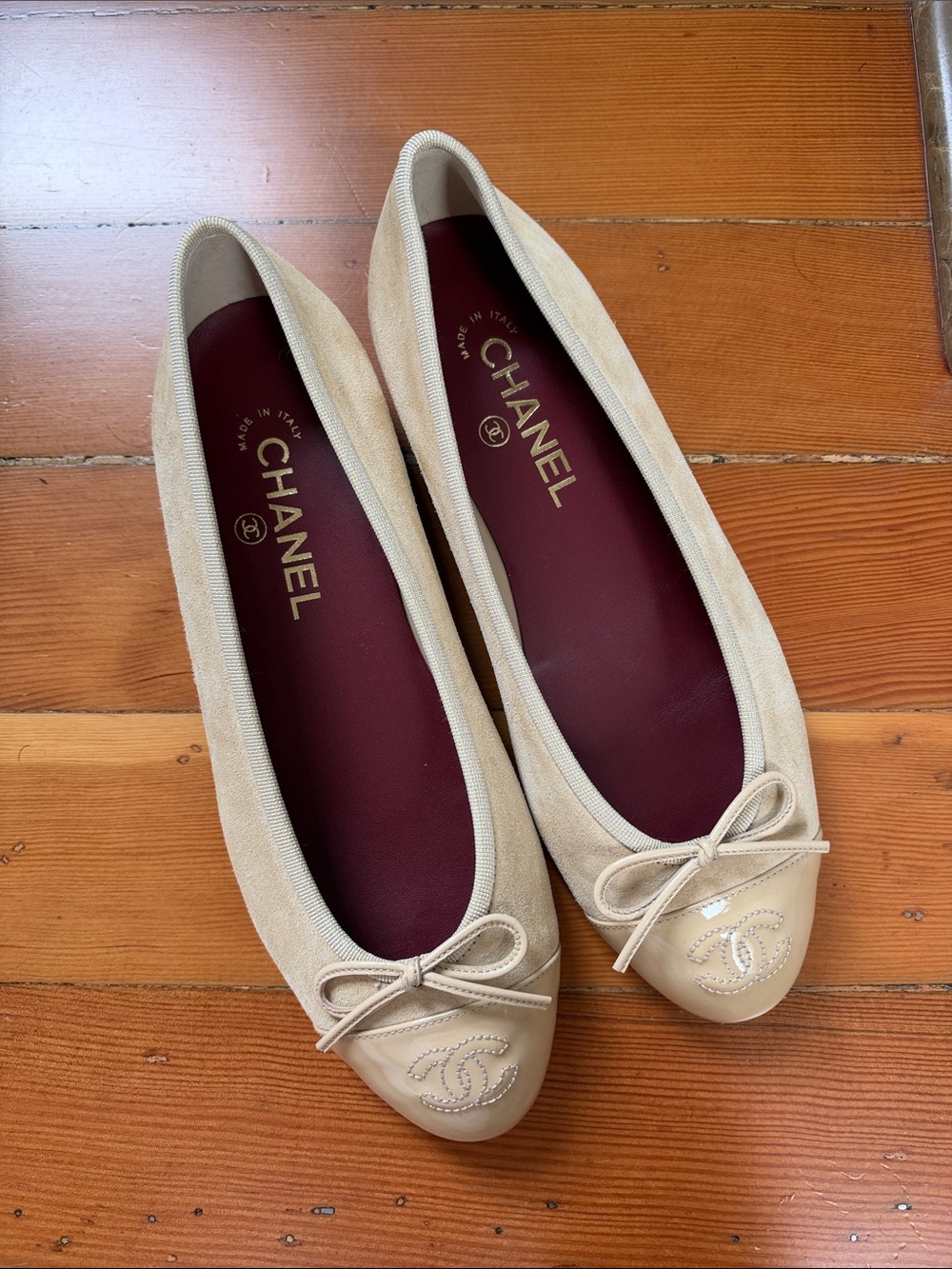CHANEL 26A Beige Canvas and Patent Cap-Toe Ballet Flats NWT